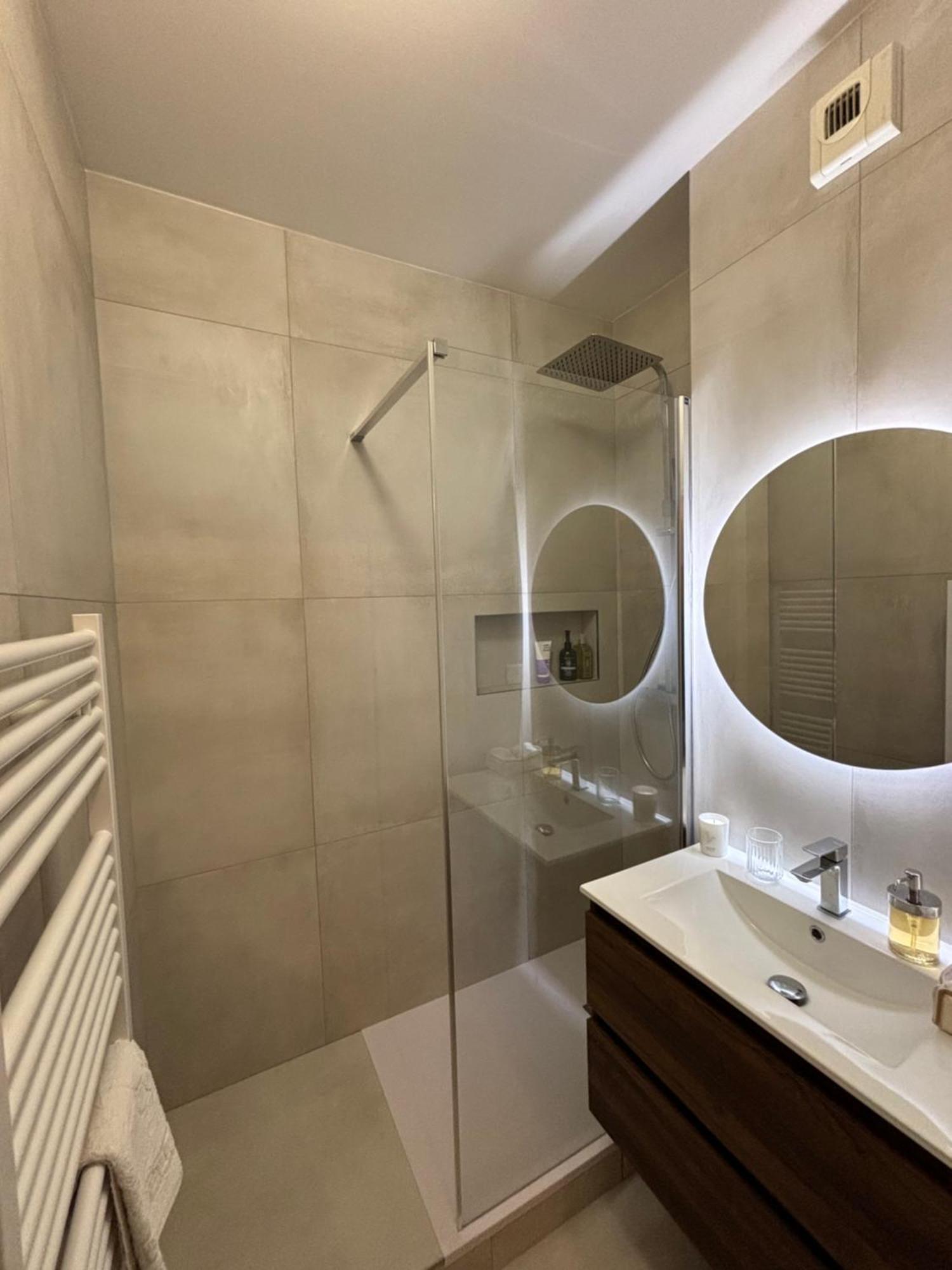 Le Boudoir - 2 Pieces Et Parking Apartman Le Plessis-Robinson Kültér fotó