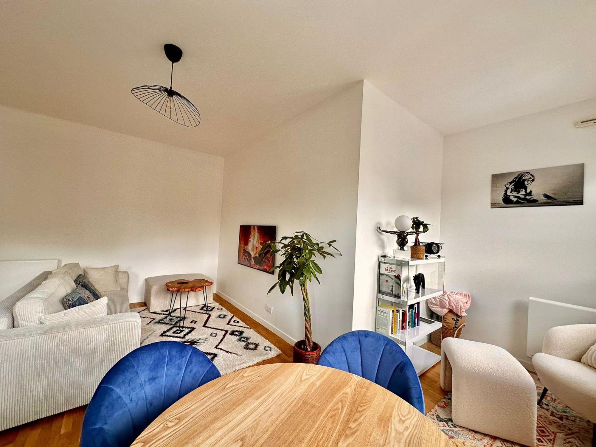 Le Boudoir - 2 Pieces Et Parking Apartman Le Plessis-Robinson Kültér fotó