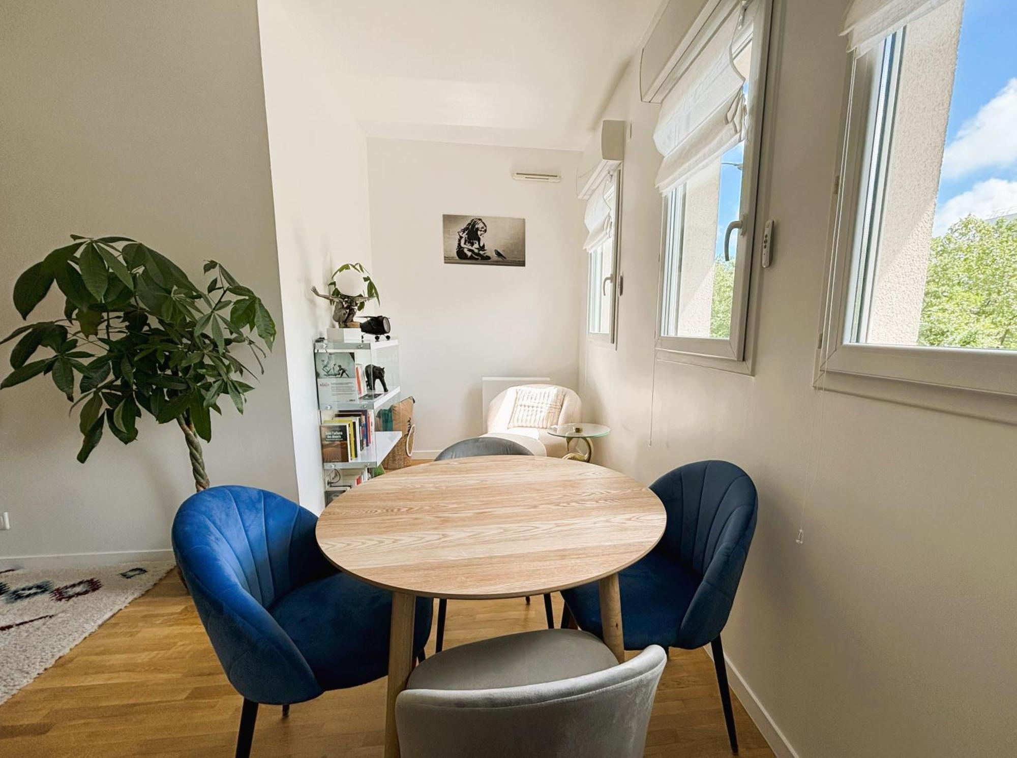 Le Boudoir - 2 Pieces Et Parking Apartman Le Plessis-Robinson Szoba fotó